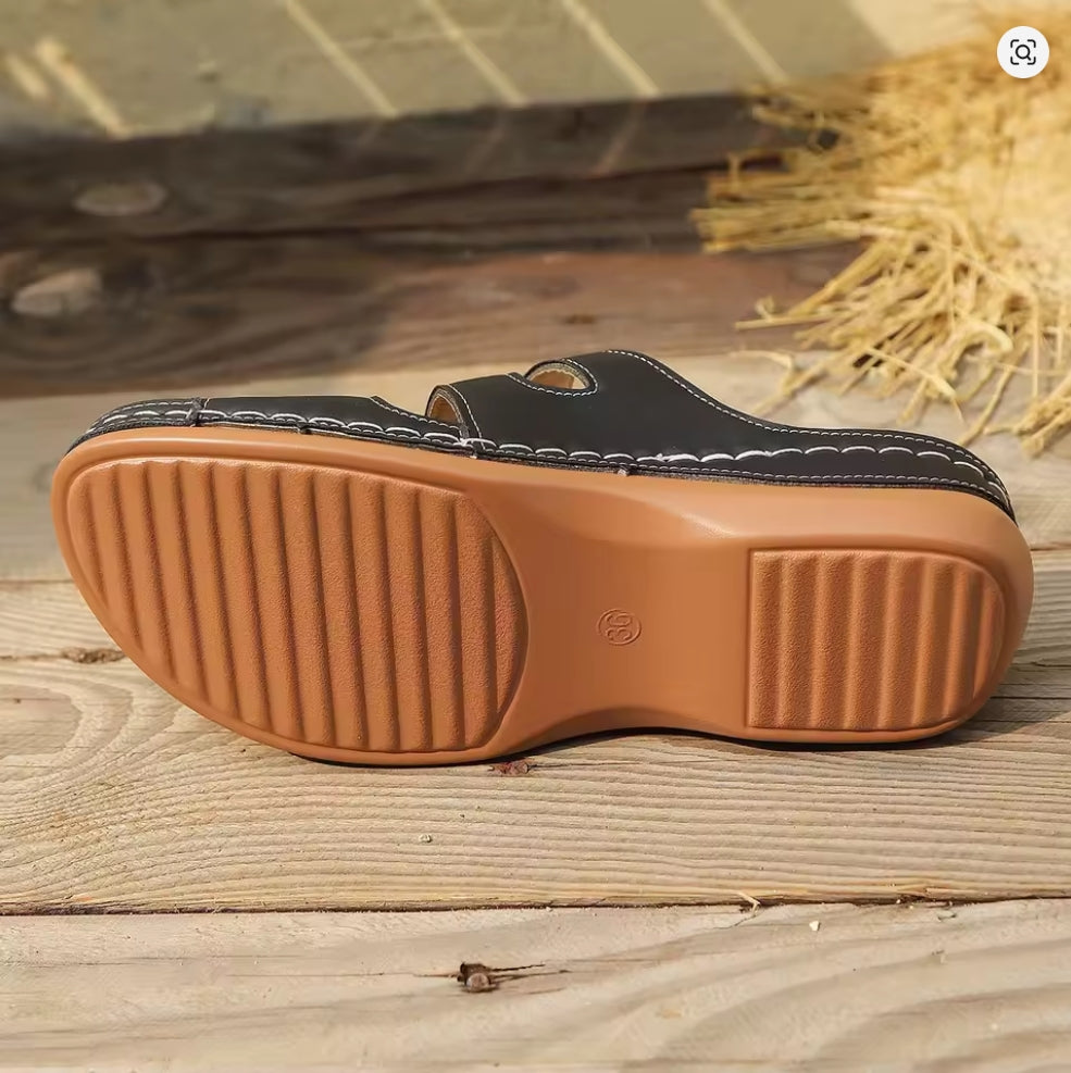 April - Verstelbare sandaal