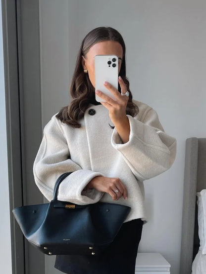 Amber | Elegante Wolblazer met Knoop